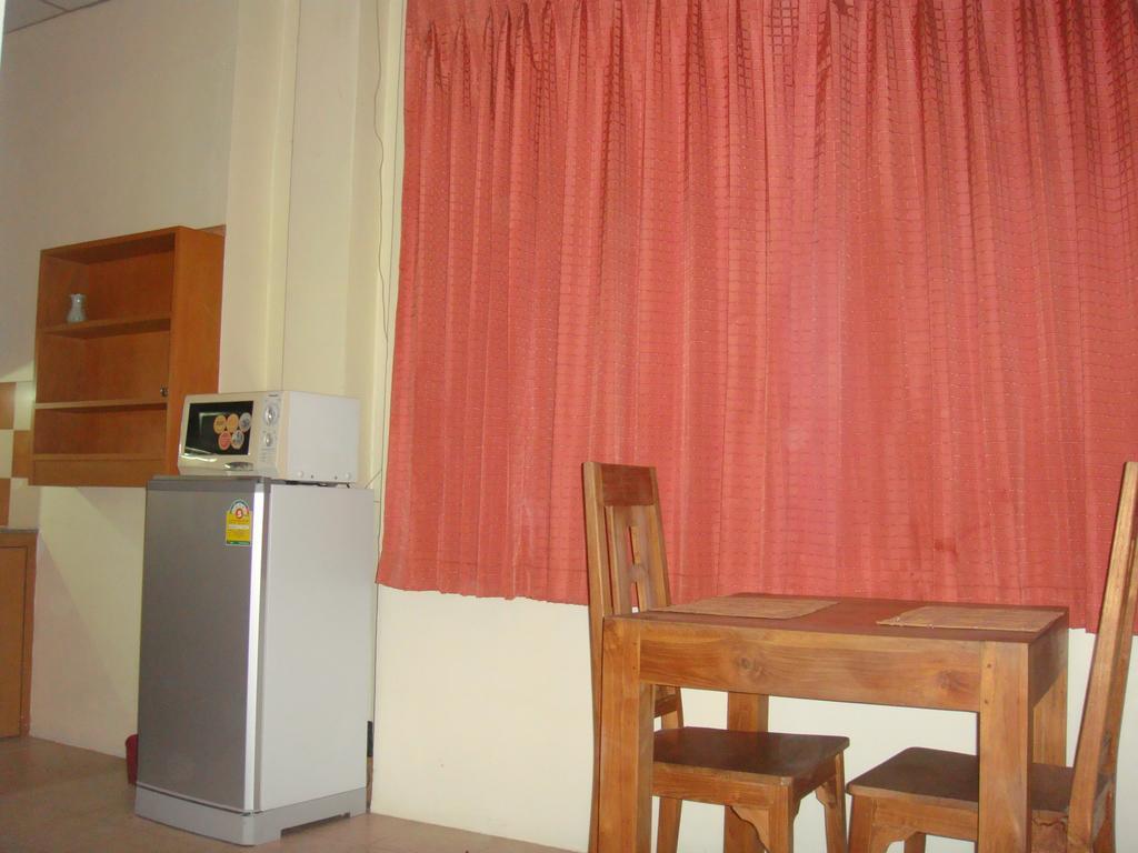 Indogee Apartments Pattaya Bagian luar foto