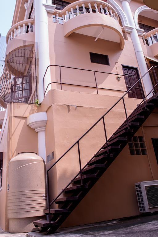Indogee Apartments Pattaya Bagian luar foto