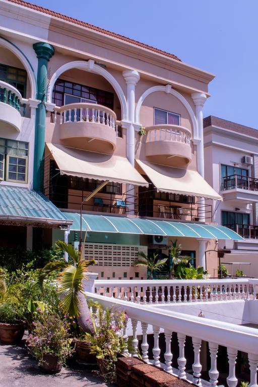 Indogee Apartments Pattaya Bagian luar foto
