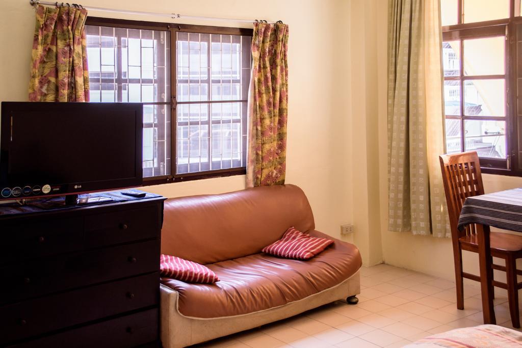 Indogee Apartments Pattaya Bagian luar foto