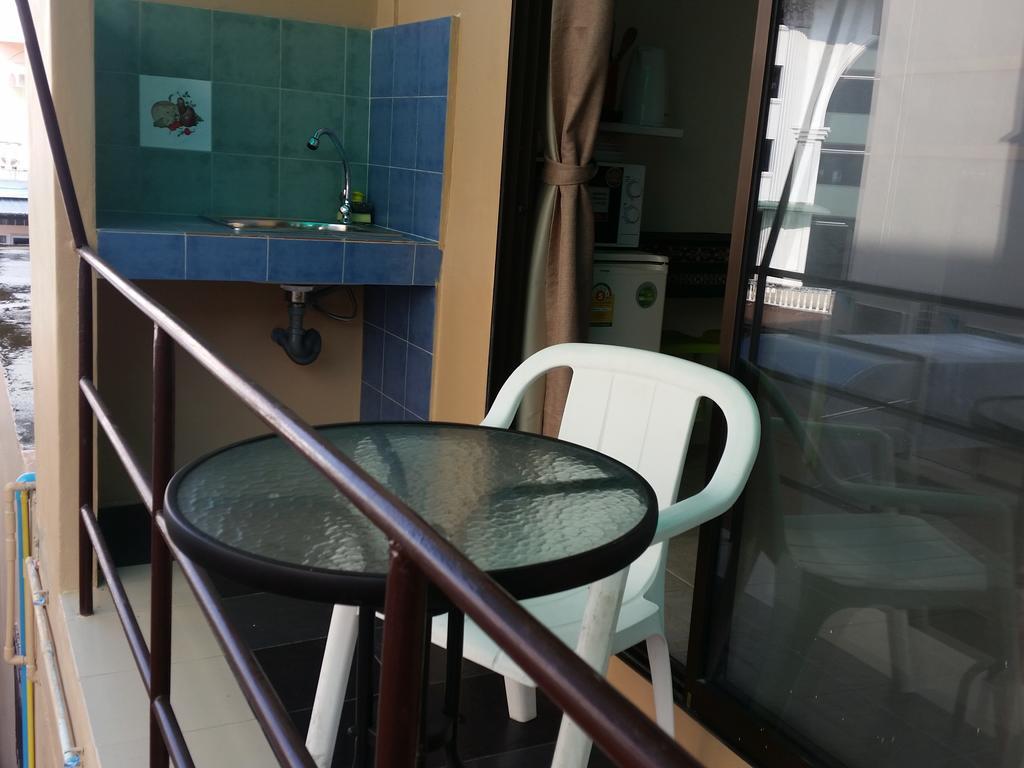 Indogee Apartments Pattaya Bagian luar foto