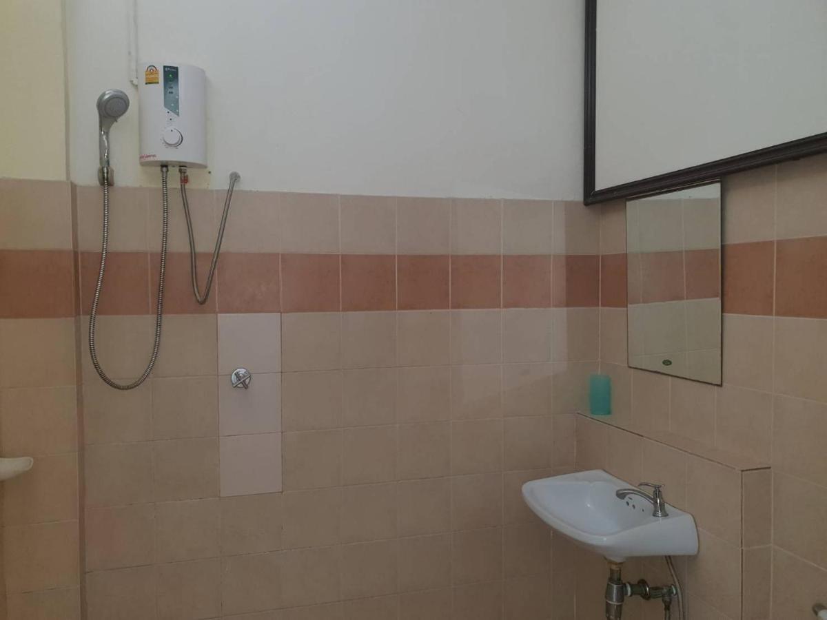 Indogee Apartments Pattaya Bagian luar foto